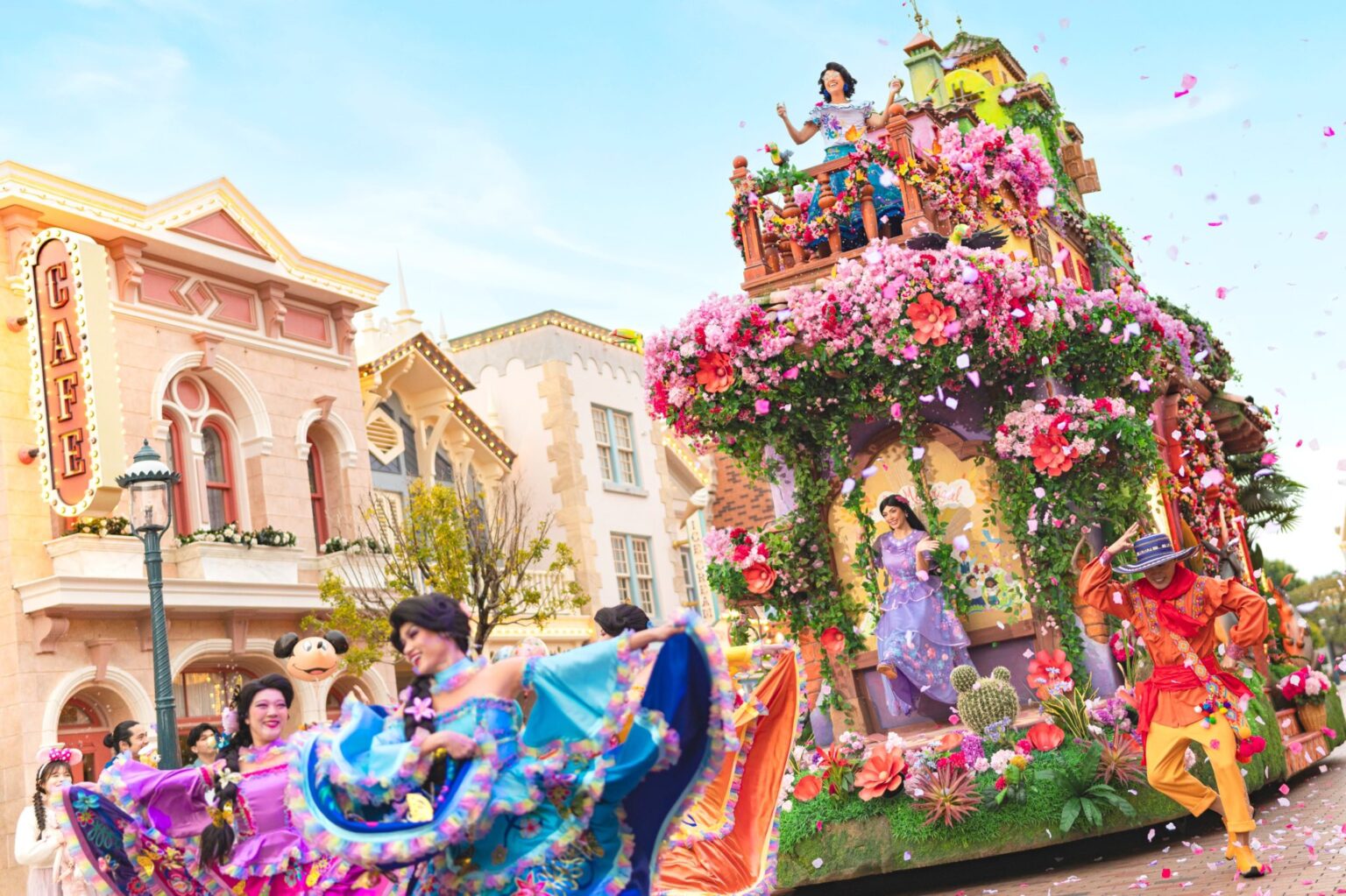 Discover the Magic of the “Friendtastic!” Parade at Hong Kong Disneyland