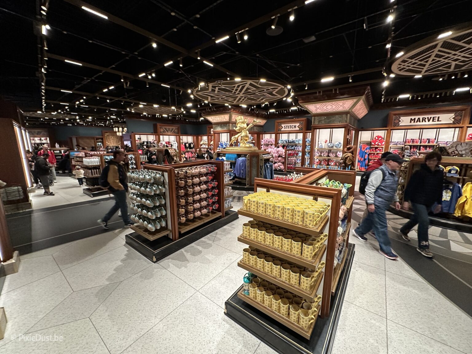 New: Mickey’s of Hollywood Boutique in Disneyland Paris